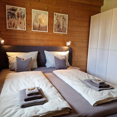 Helle Und Idyllische 2 Zimmer Wohnung Am Rande Von Berlin Bagian luar foto